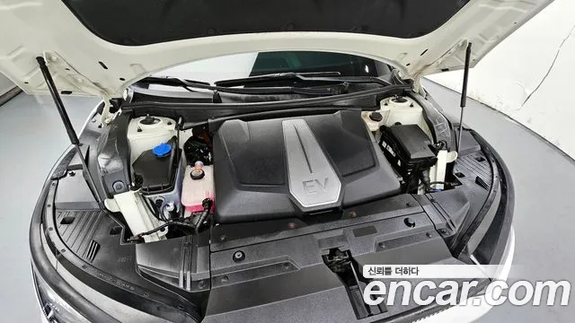 Kia EV6 2023 — фото 13
