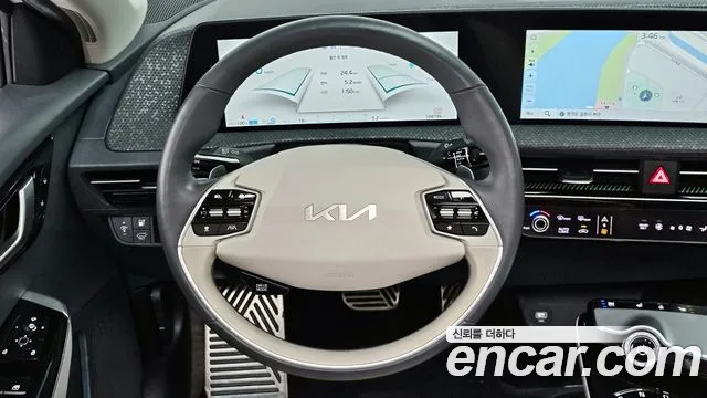 Kia EV6 2023 — фото 14