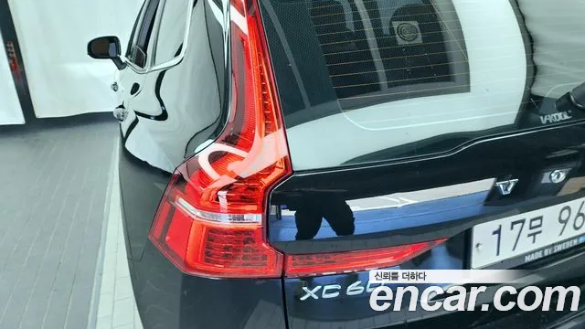 Volvo XC60 2018 — фото 9