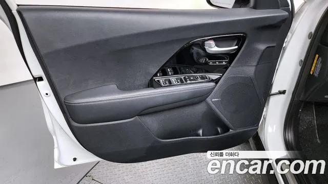 Kia Niro 2020 — фото 14
