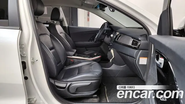 Kia Niro 2020 — фото 16