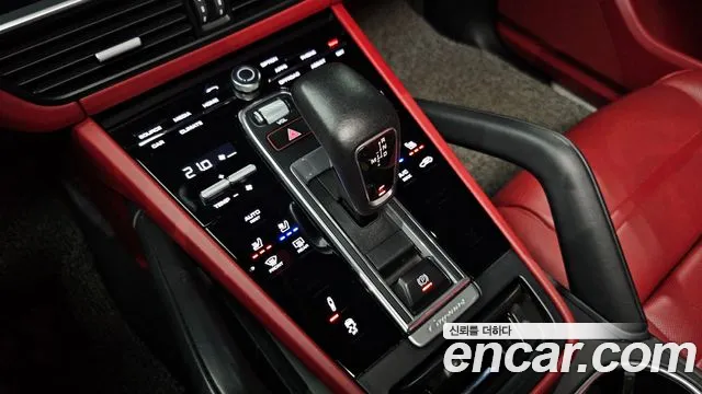 Porsche Cayenne 2020 — фото 12