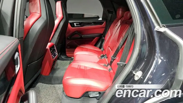 Porsche Cayenne 2020 — фото 16