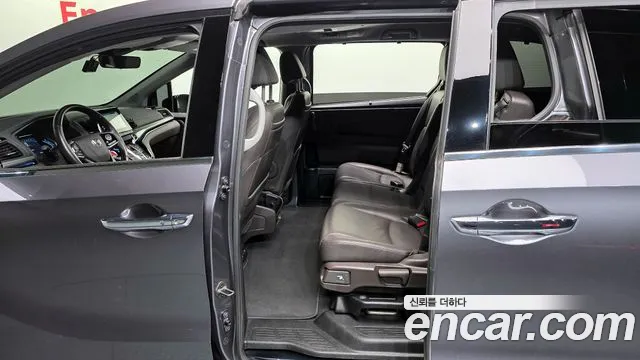 Honda Odyssey 2019 — фото 17