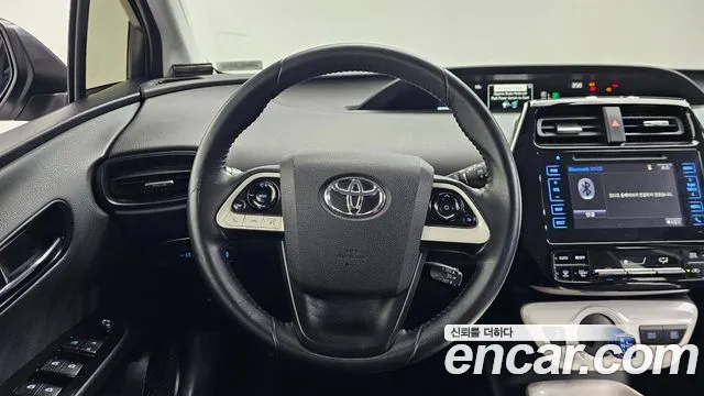 Toyota Prius 2016 — фото 13