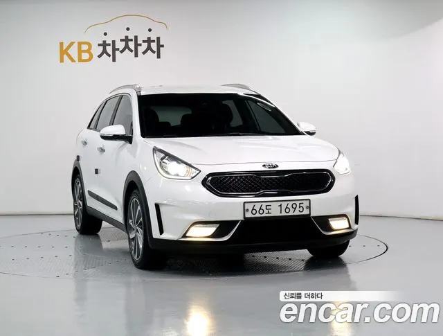 Kia Niro 2018 — фото 2