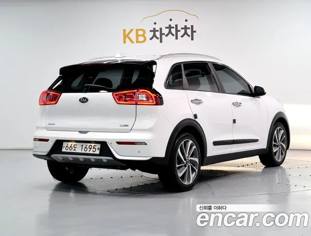 Kia Niro 2018 — фото 3