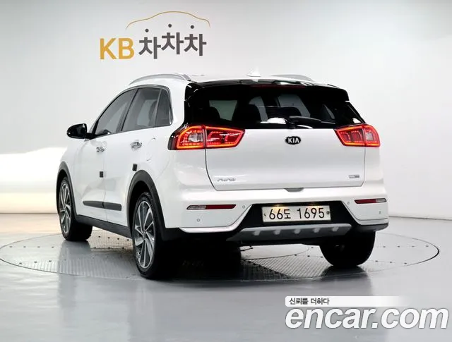 Kia Niro 2018 — фото 4