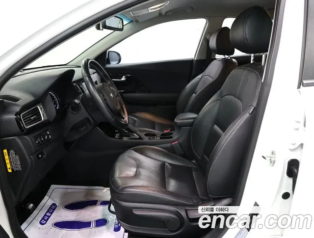 Kia Niro 2018 — фото 10