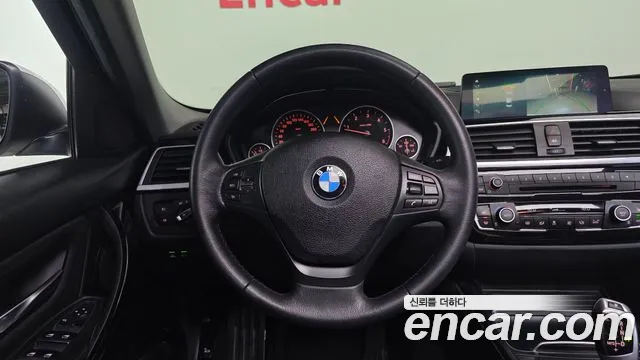 BMW 3-Series 2018 — фото 12