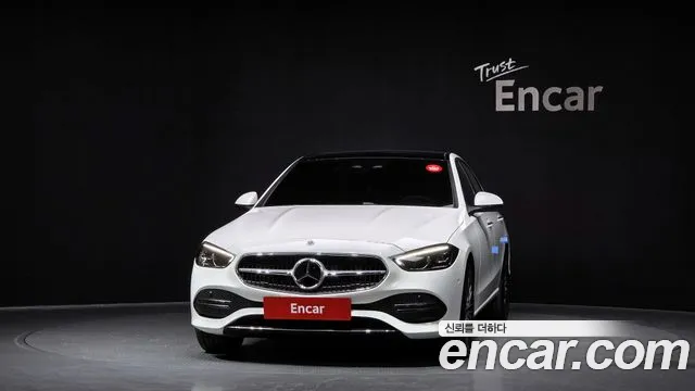 Mercedes-Benz C-Class 2025 — фото 3