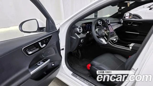 Mercedes-Benz C-Class 2025 — фото 13