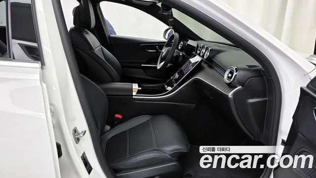 Mercedes-Benz C-Class 2025 — фото 17