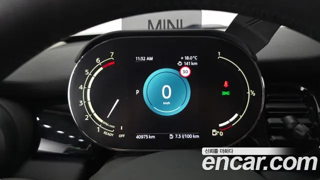 Mini Cooper 2023 — фото 11