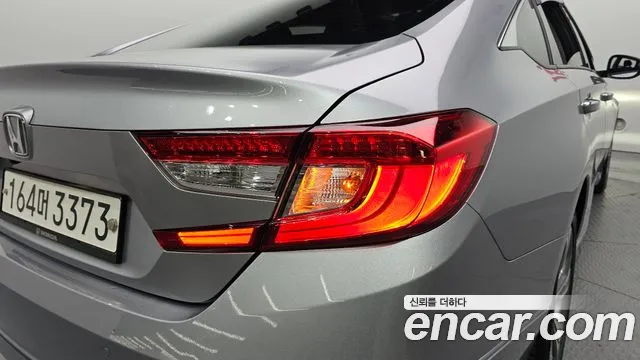 Honda Accord 2019 — фото 9