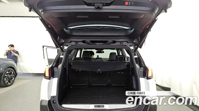 Peugeot 5008 2020 — фото 20
