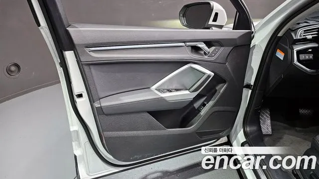 Audi Q3 2023 — фото 14