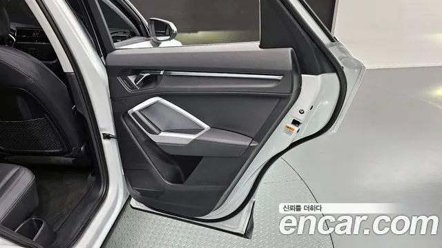Audi Q3 2023 — фото 15
