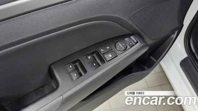 Hyundai AVANTE 2017 — фото 20