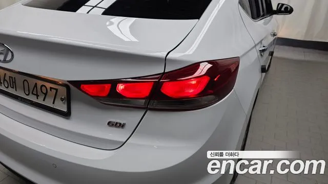 Hyundai AVANTE 2017 — фото 9
