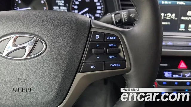 Hyundai AVANTE 2017 — фото 16