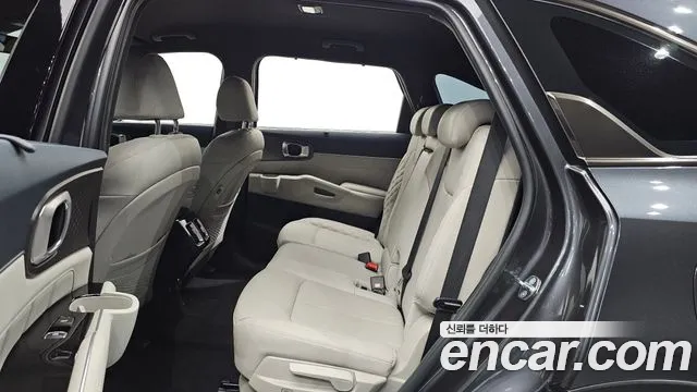 Kia Sorento 2023 — фото 17