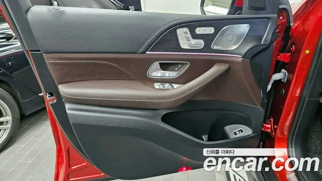 Mercedes-Benz GLS-Class 2023 — фото 14