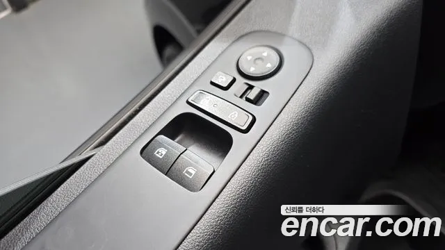 Hyundai Staria 2025 — фото 20