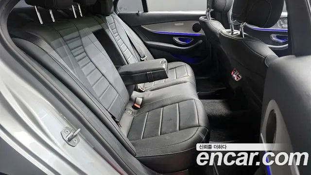Mercedes-Benz E-Class 2017 — фото 12
