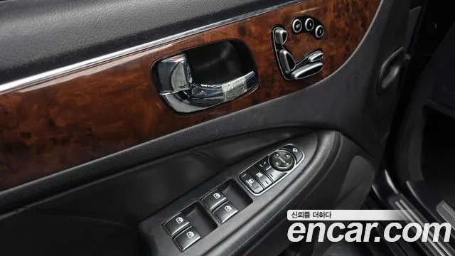 Hyundai Equus 2010 — фото 16