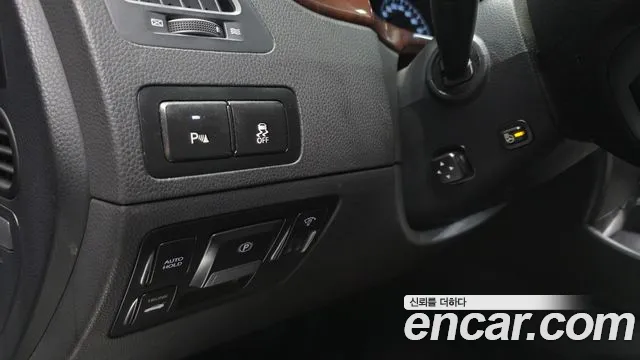 Hyundai Equus 2010 — фото 17