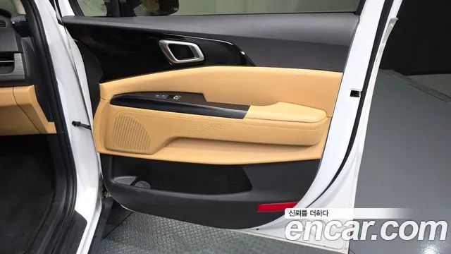 Kia Canival 2023 — фото 15