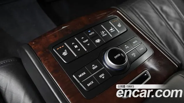 Hyundai Equus 2012 — фото 11