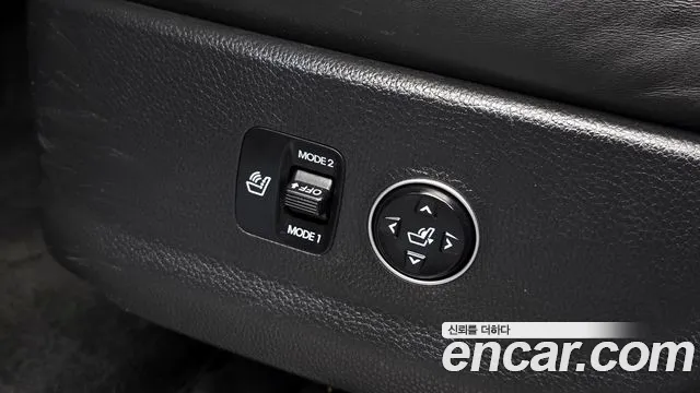 Hyundai Equus 2012 — фото 16