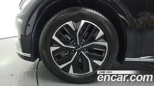 Kia EV6 2023 — фото 4