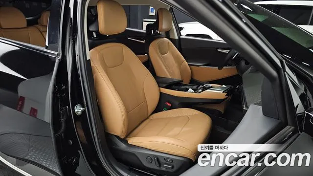 Kia EV6 2023 — фото 12