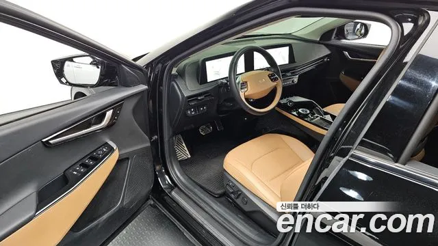 Kia EV6 2023 — фото 16