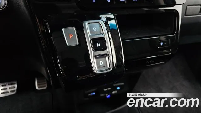 Hyundai Staria 2025 — фото 11