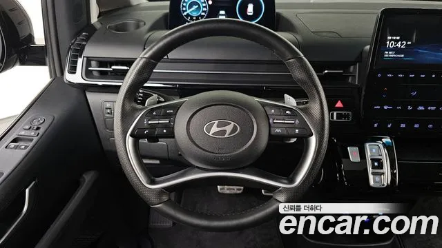 Hyundai Staria 2025 — фото 20