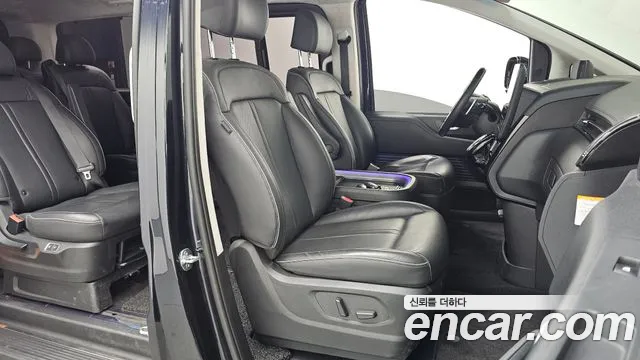 Hyundai Staria 2025 — фото 15