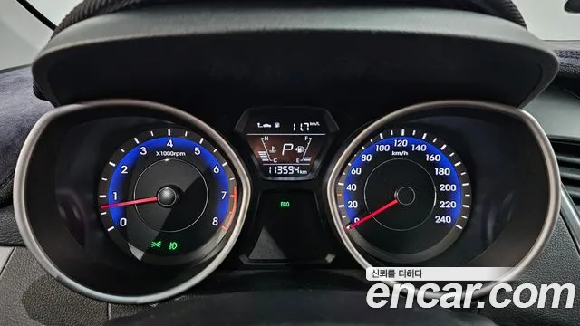 Hyundai AVANTE 2015 — фото 11