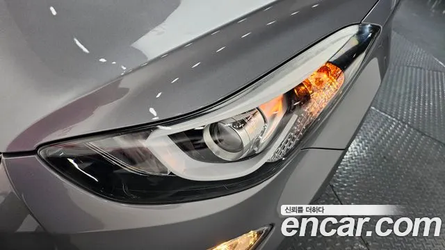 Hyundai AVANTE 2015 — фото 8