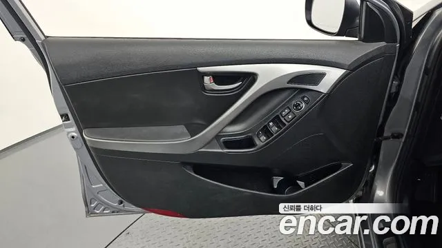 Hyundai AVANTE 2015 — фото 14