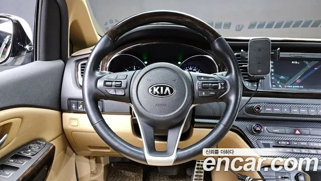 Kia Canival 2019 — фото 19