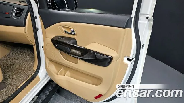 Kia Canival 2019 — фото 15