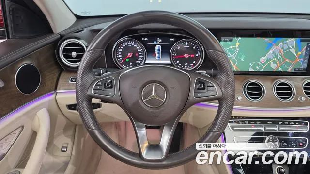 Mercedes-Benz E-Class 2017 — фото 13