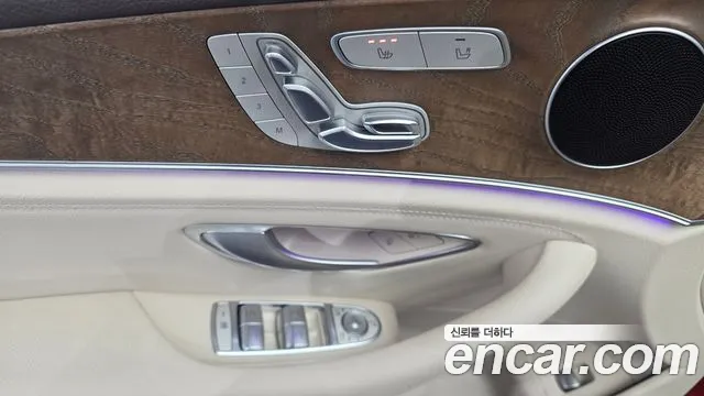 Mercedes-Benz E-Class 2017 — фото 14