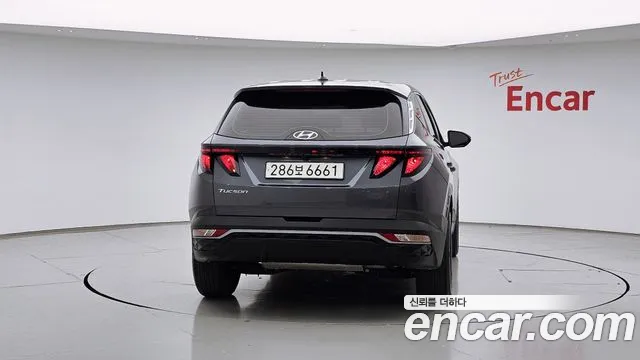 Hyundai Tucson 2023 — фото 4