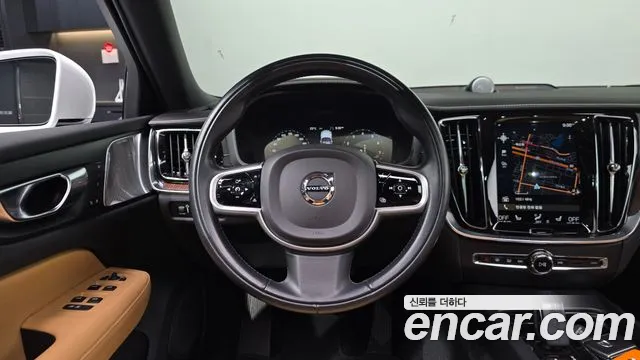 Volvo V60 2021 — фото 17
