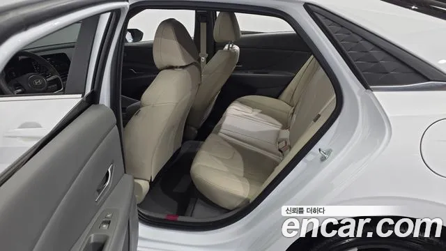 Hyundai AVANTE 2024 — фото 17
